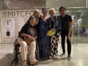 Che Mariño, Casilda Alfaro, María Armesto, Sol Picó e Afonso Becerra, despois de 'Malditas plumas' na 40ª MITCF de Cangas. Foto: Alberte Bello