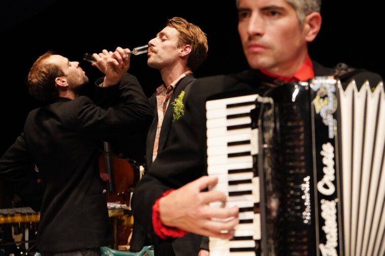 'Une Cérémonie' de Raoul Collectif. Foto: Céline Chariot.