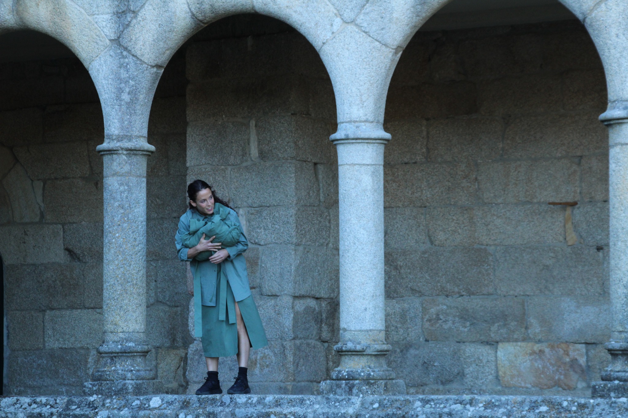 Foto Antonio Salas - Bailarina Ana F Melero / Danza No Claustro en santa María de Xunqueira de Espadanedo 6 de Agosto de 2023