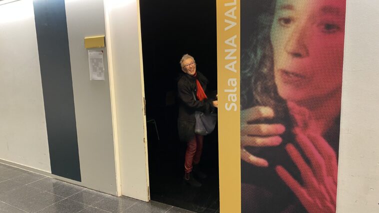 Ana Vallés na aula da ESAD de Galicia que leva o seu nome. Foto: Afonso Becerra.