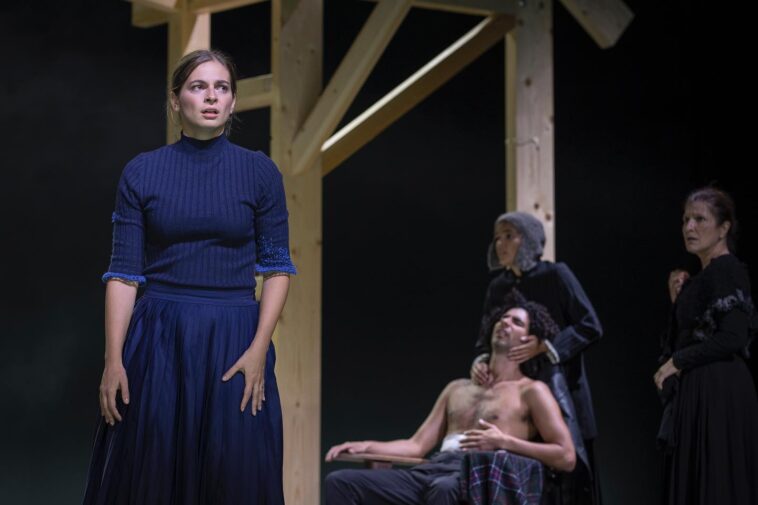 'BERNARDO SANTARENO x2' de Assédio Teatro.