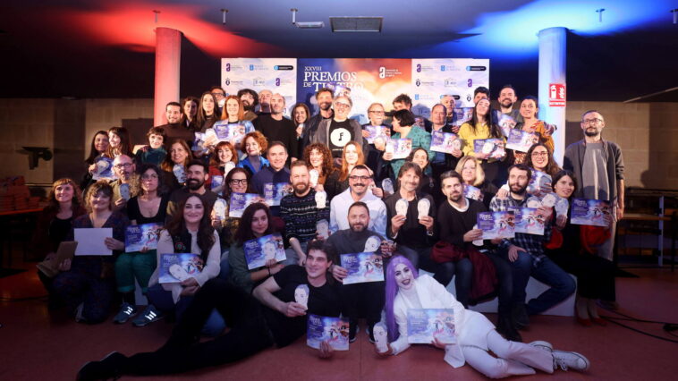 Foto Familia Finalistas Premios María Casares 2024 red