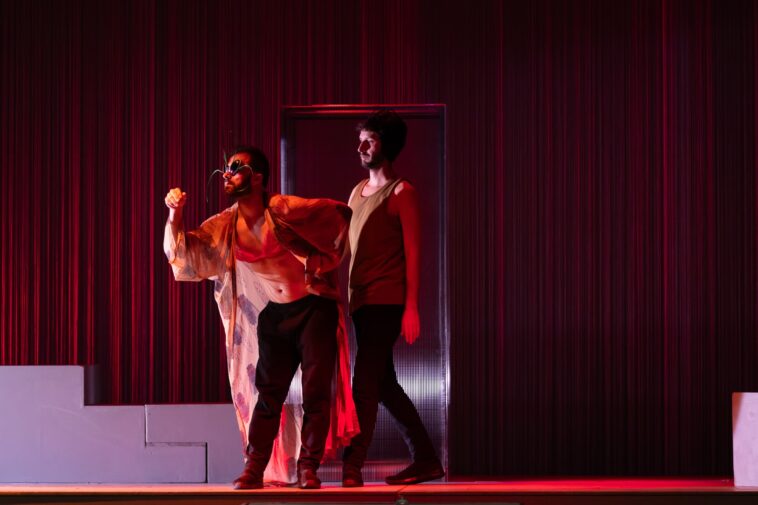 'O dragón de ouro'. Sarabela Teatro. Foto: Rubén Vilanova.