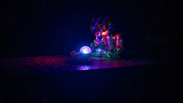 CANCIÓNS AMARELAS, FLORES TRISTES © Cristian Farpón 2 red