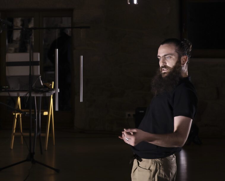 DUAL. Imaxe de A Casa Vella.