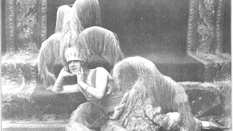 Edmond de Bries, transformista que actuou en Galiza en 1921, 1923 e 1934.