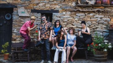 Equipa Os Andares (Dende a esquerda, Marcos PTT, José Díaz, a poeta María Lado, a dramaturga Avelina Pérez, a dramaturga Clara Gayo e actriz Iria Azevedo)