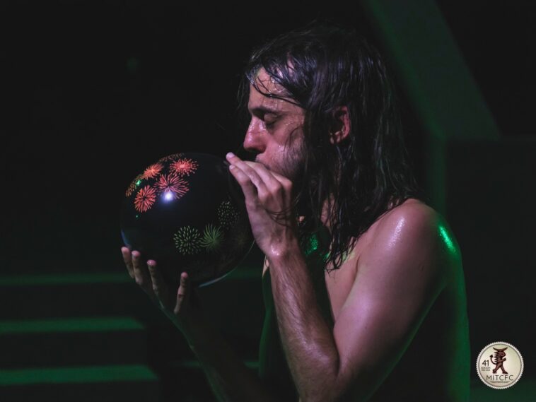 Artús Rei en 'CANCHAL 11. SOBRE' de Ensalle Teatro, Juan Navarro e Terrorismo de Autor. Foto: Diego Seixo.