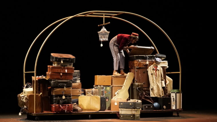 Check Out Adrián Conde reducida