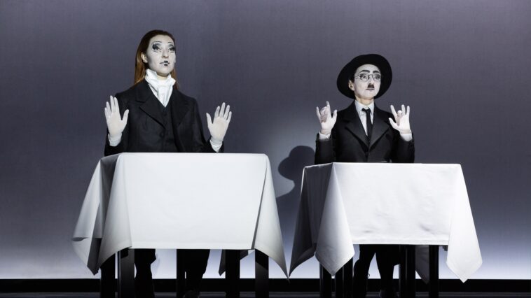 'PESSOA. SINCE I’VE BEEN ME' de Robert Wilson. Foto: ©Lucie Jansch.