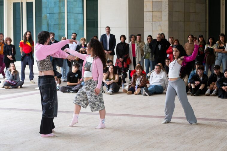 Estrea de 'Velaiquich amoorch' do Colectivo d'Elas na inauguración do festival Escenas do Cambio 2025. Foto: Manuel G. Vicente.