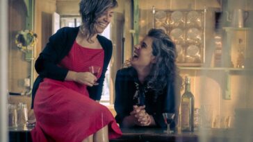 Atenea García e Vero Rilo Bailen as vellas os contos das cereixas