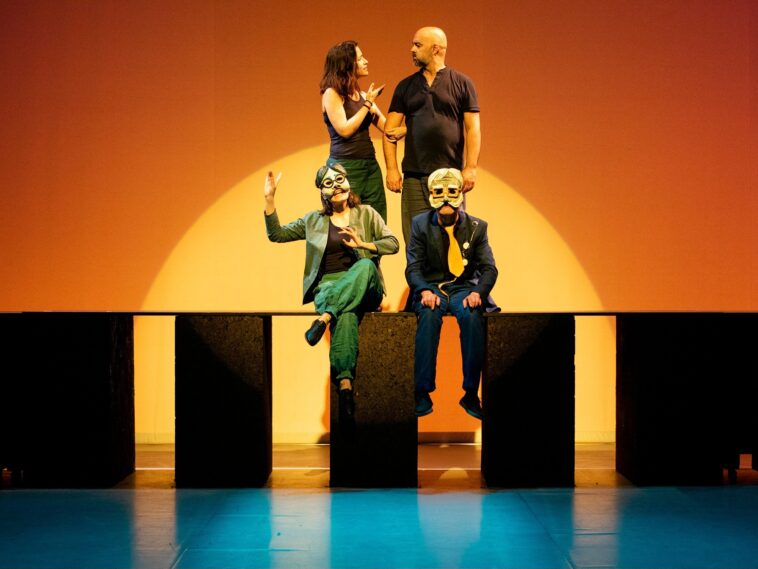 'O Grande Incêndio' de A Escola da Noite e Sarabela Teatro. Foto: Eduardo Pinto.