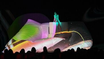 "Hermafroditas a caballo o la rebelión del deseo", do colectivo Que Non Saia de Aquí, no Corufest 2025. Imaxe de Claudia Franco.