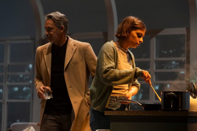 'Telhados de Vidro' do Teatro da Trindade INATEL. Foto: Alípio Padilha.