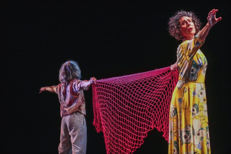 Imaxe da peza Postales Rotas, de ZigZag Danza