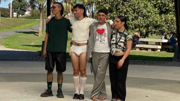 Artistas "Espazo Novos Creadores" da Fundación Paideia no VIII Quincegotas da Coruña (Cúpula do parque de Eirís, 11/10/2025). Foto: Afonso Becerra.