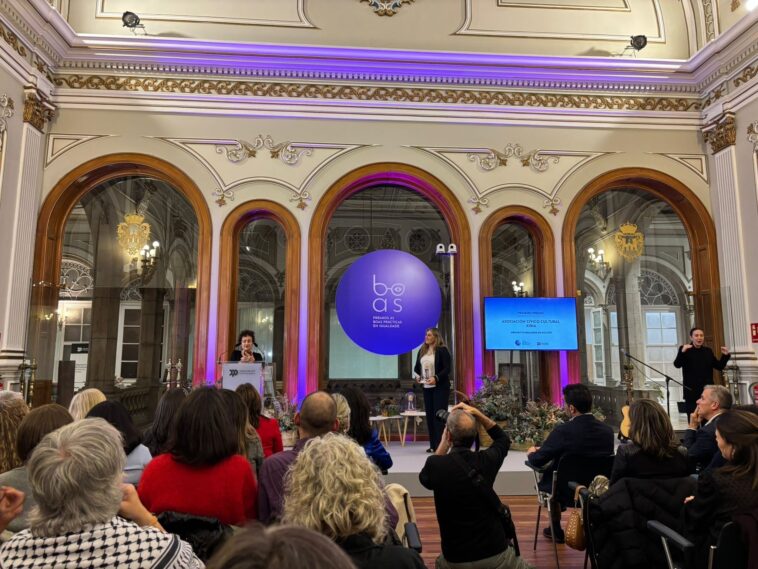 Entrega do Premio Boas Prácticas en Igualdade á Mostra Internacional de Teatro Cómico e Festivo de Cangas
