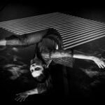 'Fuga para o Tempo Presente – O Leve Poder da Lua Apenas Queima os Olhos' da Nuisis Zobop. Foto de Leonel Castro.