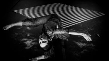 'Fuga para o Tempo Presente – O Leve Poder da Lua Apenas Queima os Olhos' da Nuisis Zobop. Foto de Leonel Castro.