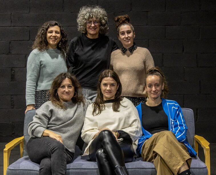 Foto do equipo da posta en escena de Manual de patronaxe