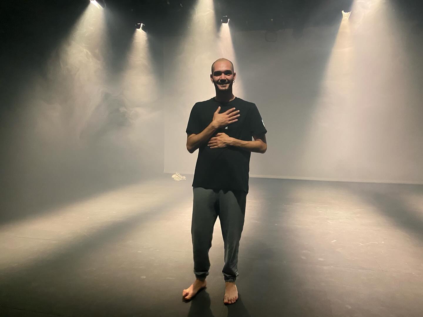 'El vuelo' de Daniel Navarro. Saúdo final. Foto de Afonso Becerra. 'El vuelo' de Daniel Navarro. Saúdo final. Foto de Afonso Becerra.