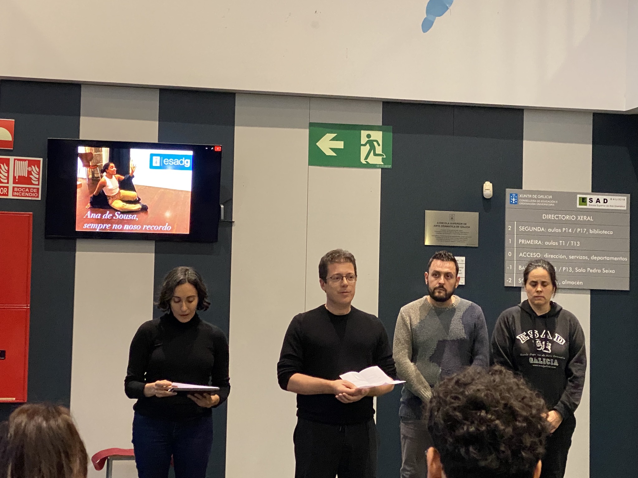 Vanesa Sotelo, Dani G. Salgado, Roberto Pascual e María Francelina (equipo directivo) na homenaxe a Ana Sousa. Foto: Afonso Becerra Vanesa Sotelo, Dani G. Salgado, Roberto Pascual e María Francelina (equipo directivo) na homenaxe a Ana Sousa. Foto: Afonso Becerra