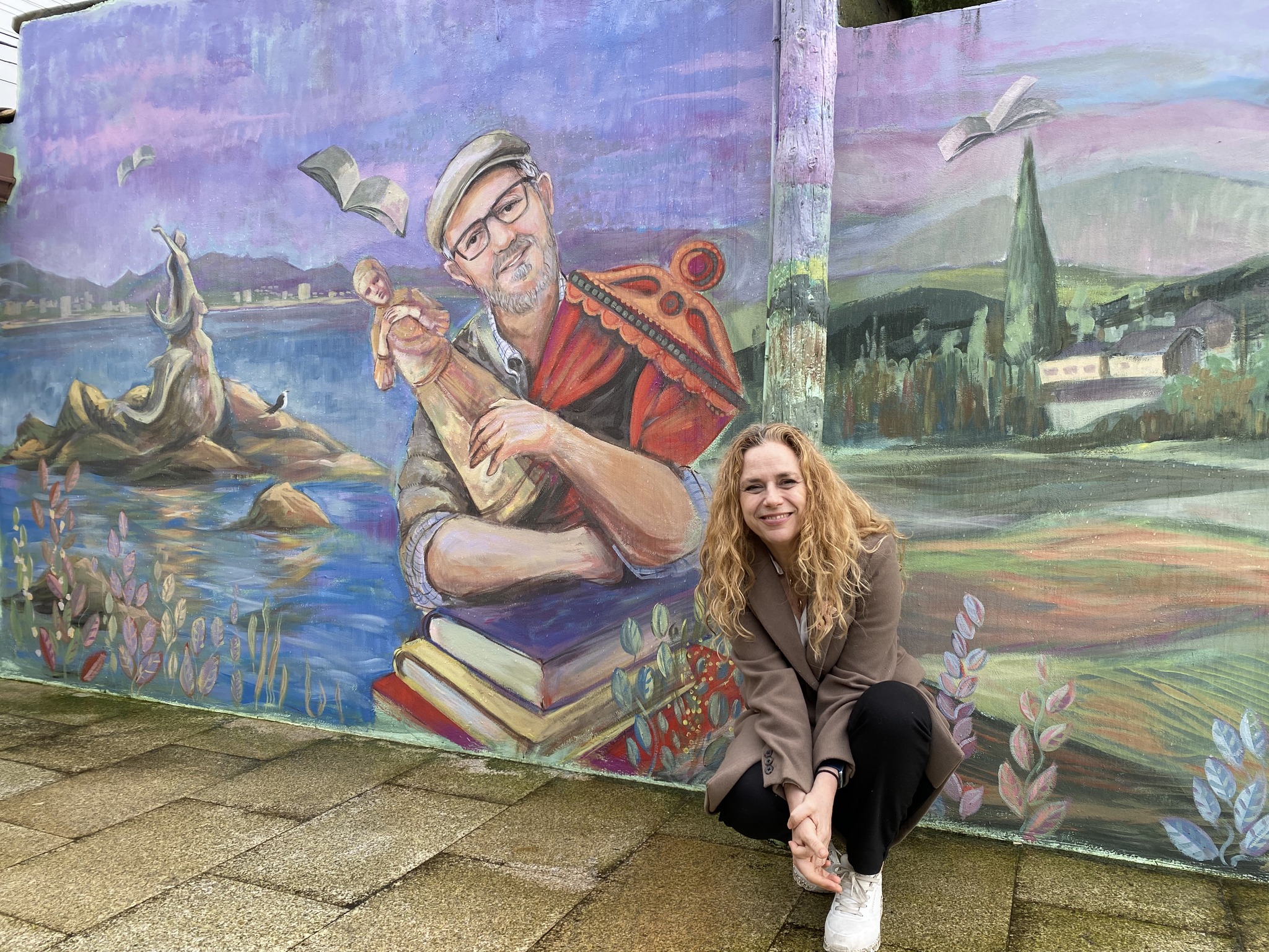 Luz Beloso, autora do mural sobre Pazos. Foto: Afonso Becerra
