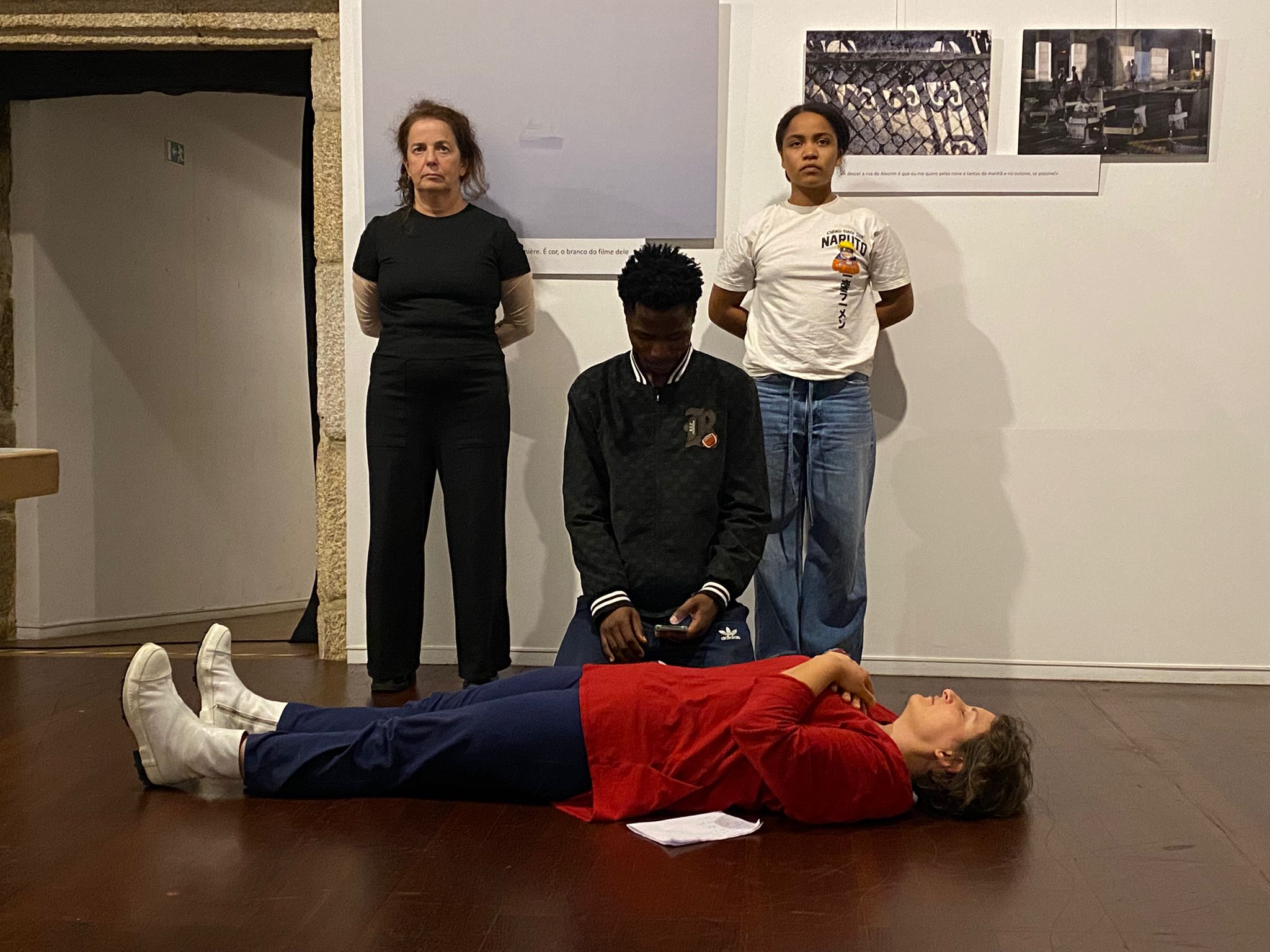 Ana Sousa e Carmen Lois. Foto de ensaios: Afonso Becerra Nuria Otero, Ernesto Luis, Ana Sousa e Carmen Lois. Foto de ensaios: Afonso Becerra