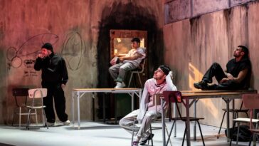 'Class Enemy' de Nigel Williams, encenação de Manuel Tur. Teatro Carlos Alberto do TNSJ do Porto. Foto: José Caldeira