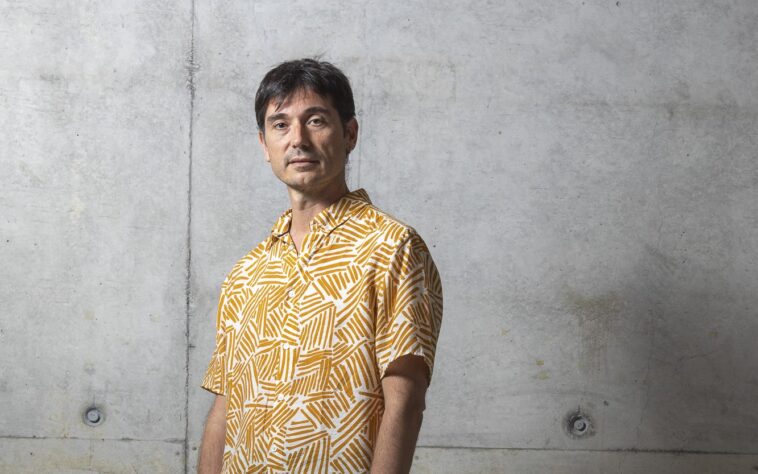 O bailarín e coreógrafo Jon Maya