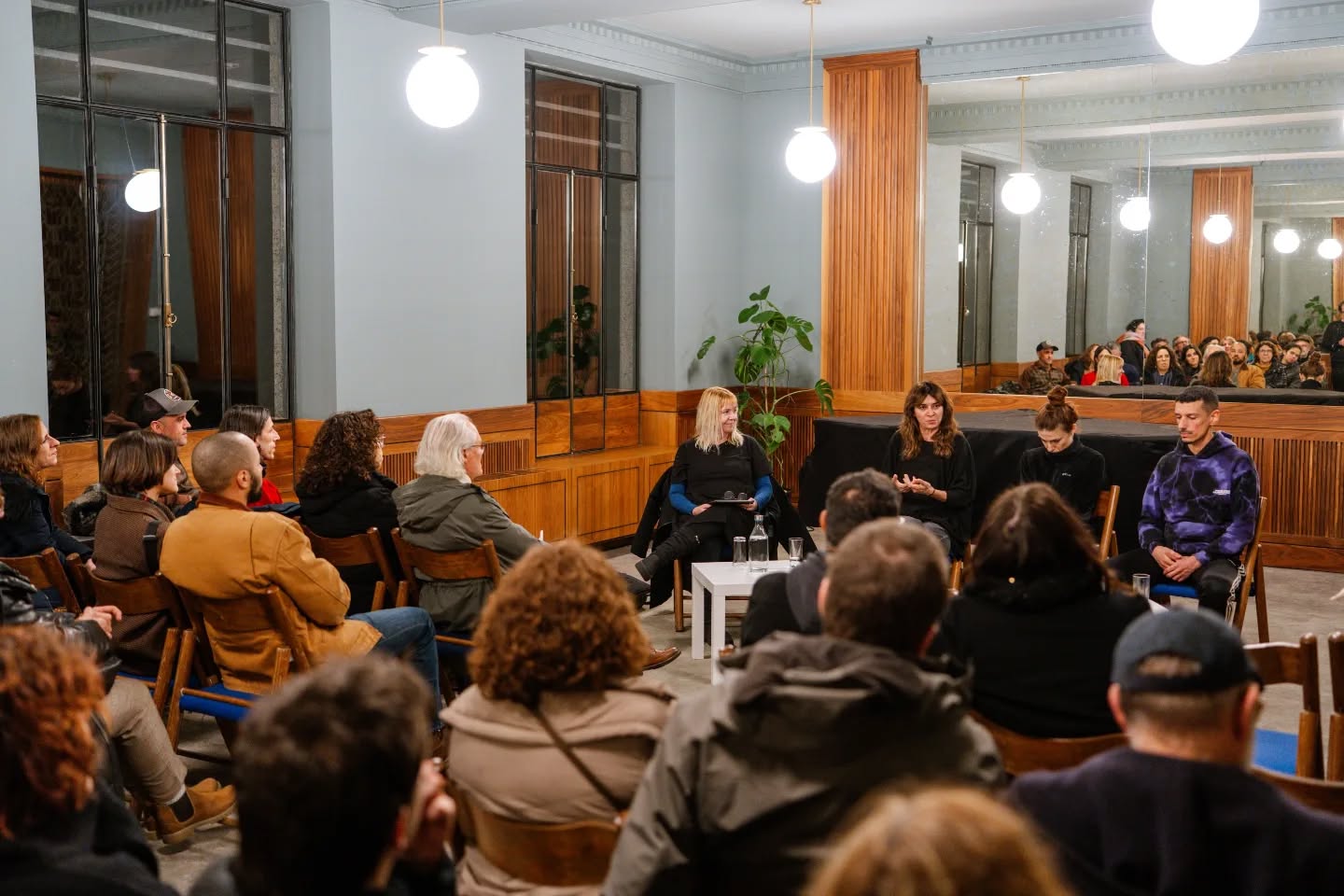 Conversa pós-espectáculo no 15º GUIdance, moderada por Claudia Galhós. Foto: Centro Cultural Vila Flor de Guimarães.