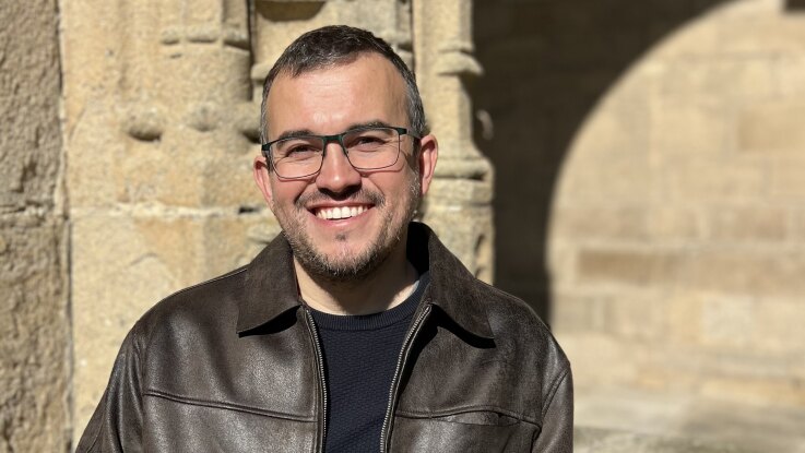 Carlos Callón asina o manifesto da AAAG polo Día Mundial do Teatro