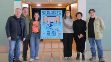 Yaiza Santomé coa organización da MITCFC, a concelleira de Cultura de Cangas e Juanjo Pérez, director do Auditorio Municipal de Cangas.