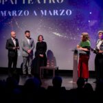 Foto da entrega nos Premios europeus Gil Vicente