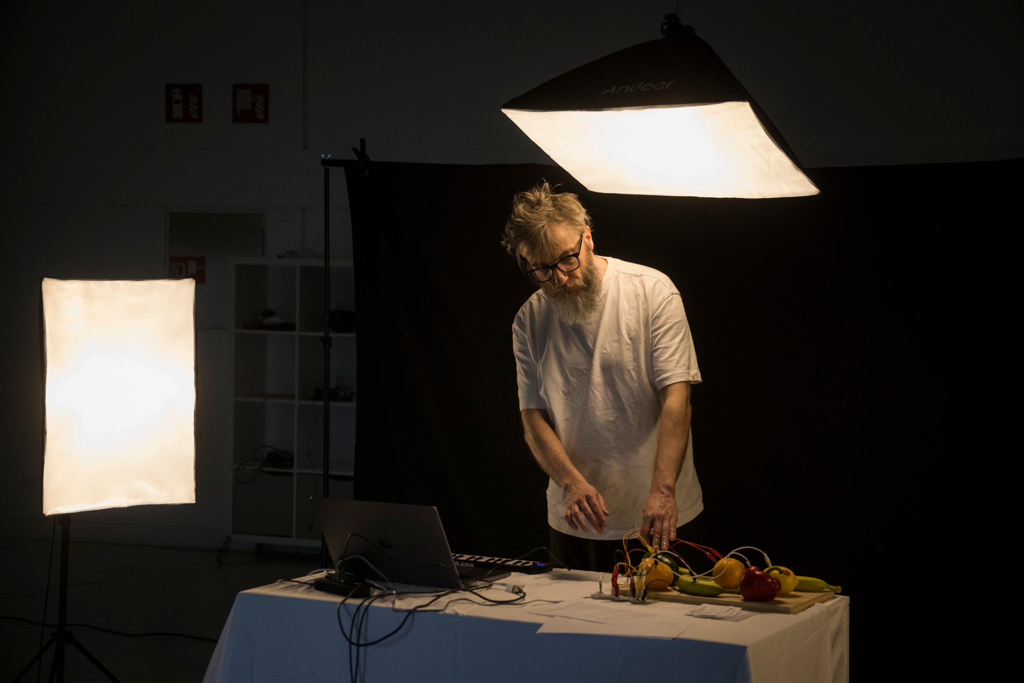 'Black Box. Unha saga épica', con Hugo Torres. REGA DescArtes. Cidade da Cultura/Centro Dramático Galego. Foto: Rocío Cibes