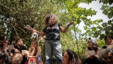 Esther F. Carrodeguas nun encontro de Barrios en Lucha